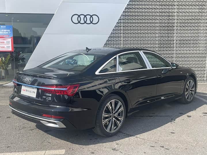 Фото 4 - Audi A6L