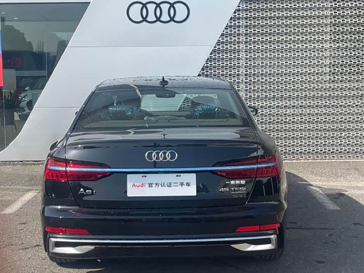 Фото 5 - Audi A6L