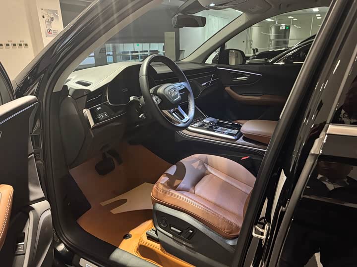 Фото 3 - Audi Q7