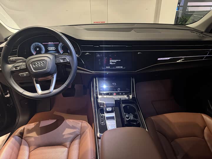 Фото 5 - Audi Q7