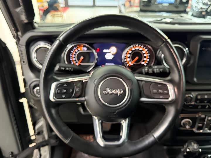 Photo 5 - Jeep Wrangler