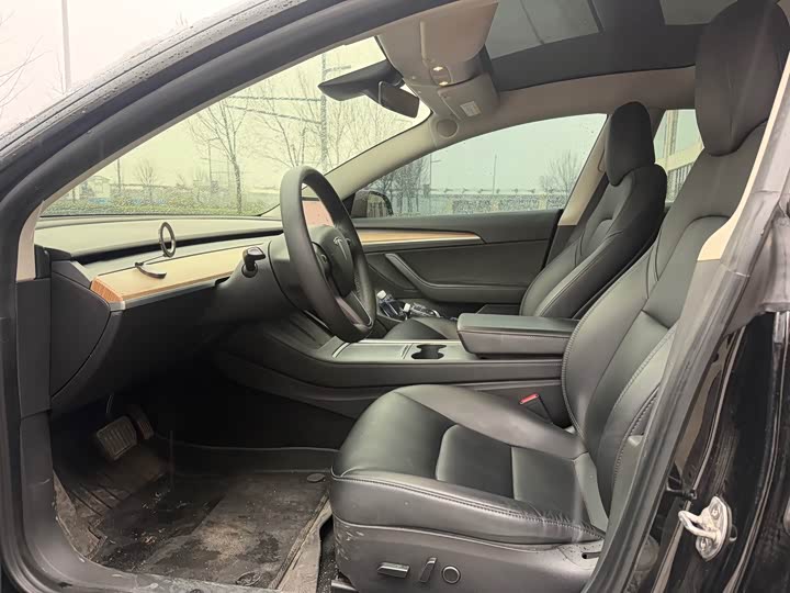 Фото 6 - Tesla Model 3