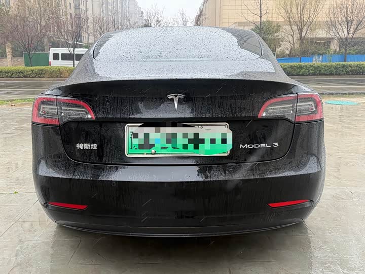 Фото 9 - Tesla Model 3