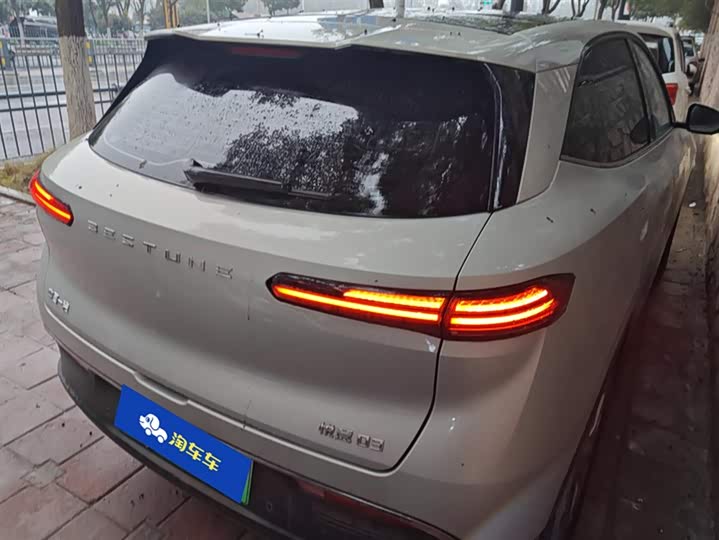 Фото 3 - Bestune 03