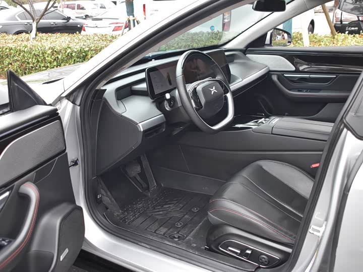 Фото 8 - XPeng P7