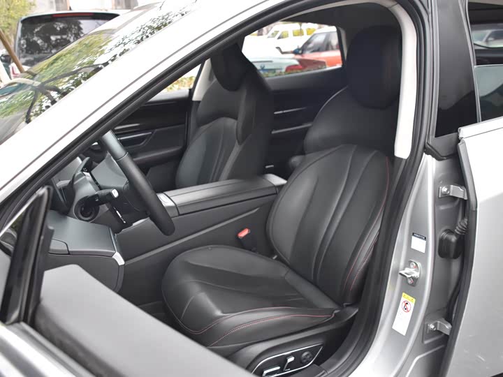 Фото 9 - XPeng P7