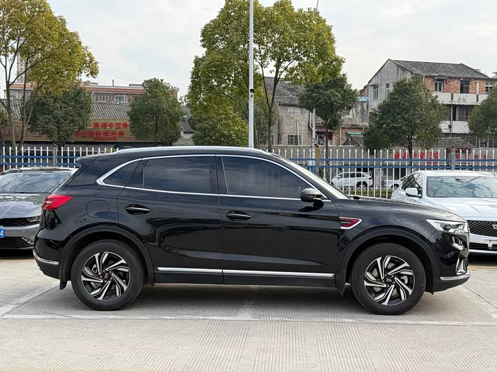 Фото 7 - Hongqi HS5