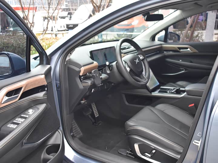 Фото 8 - XPeng P5