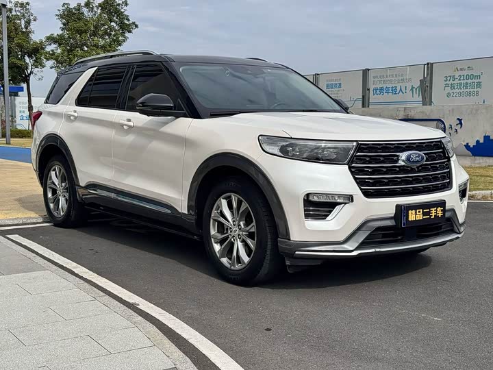 Фото 2 - Ford Explorer