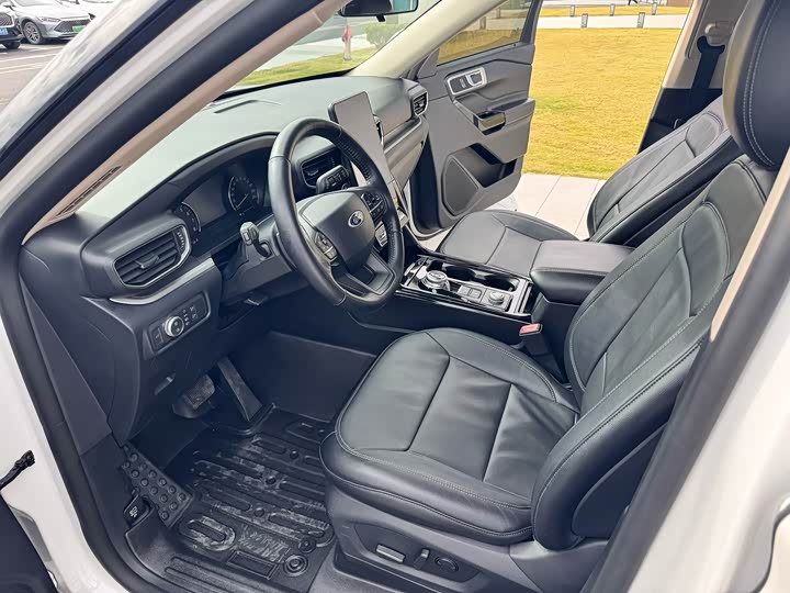 Фото 6 - Ford Explorer