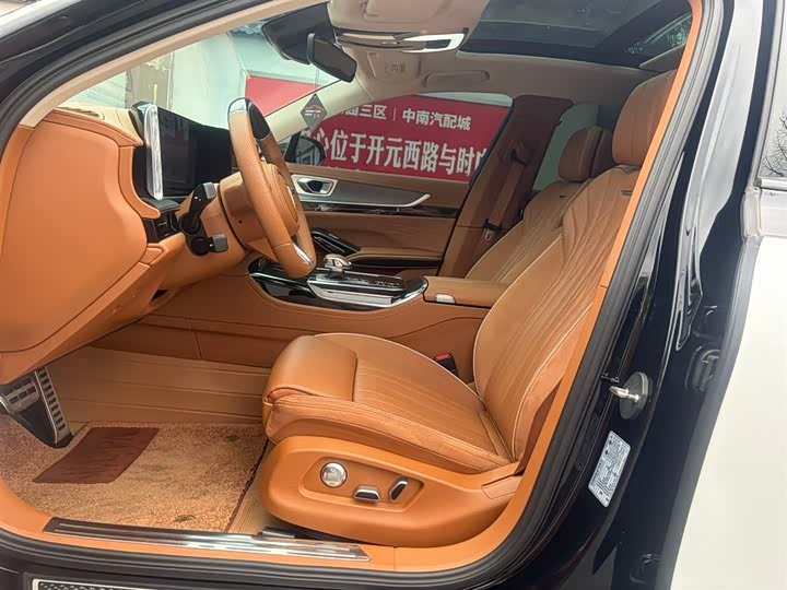 Фото 7 - Hongqi H9