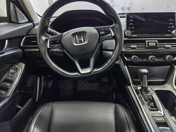 Фото 5 - Honda Inspire