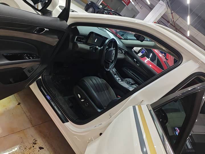 Фото 8 - Ford Equator