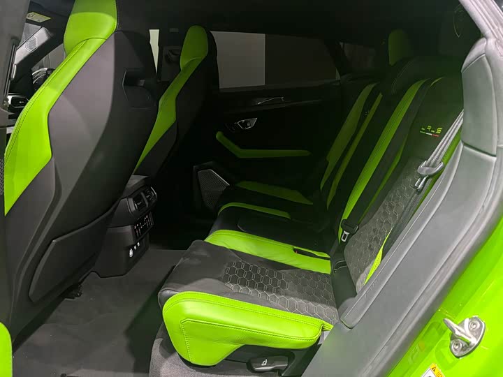 Фото 9 - Lamborghini Urus