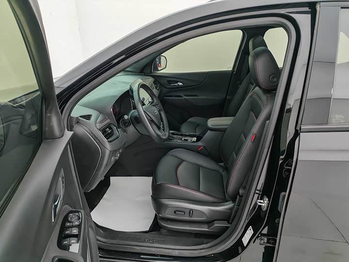 Фото 9 - Chevrolet Equinox