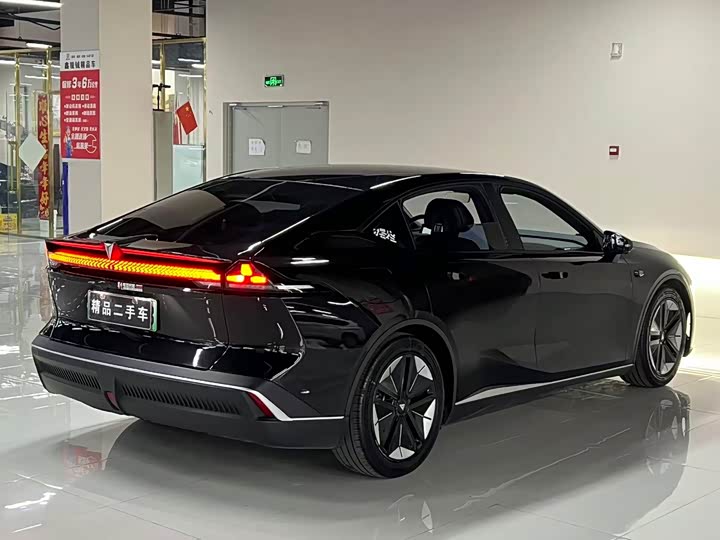 Фото 9 - Changan Deepal SL03