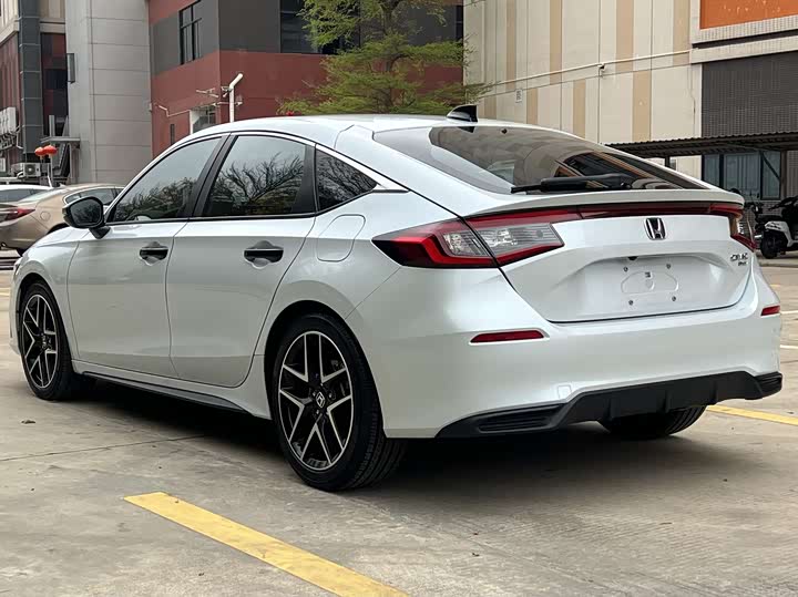 Фото 4 - Honda Civic