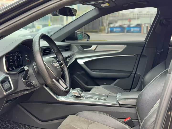 Фото 4 - Audi A6L