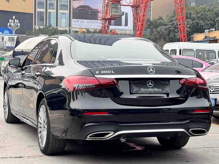 Photo 6 - Mercedes-Benz E-Class