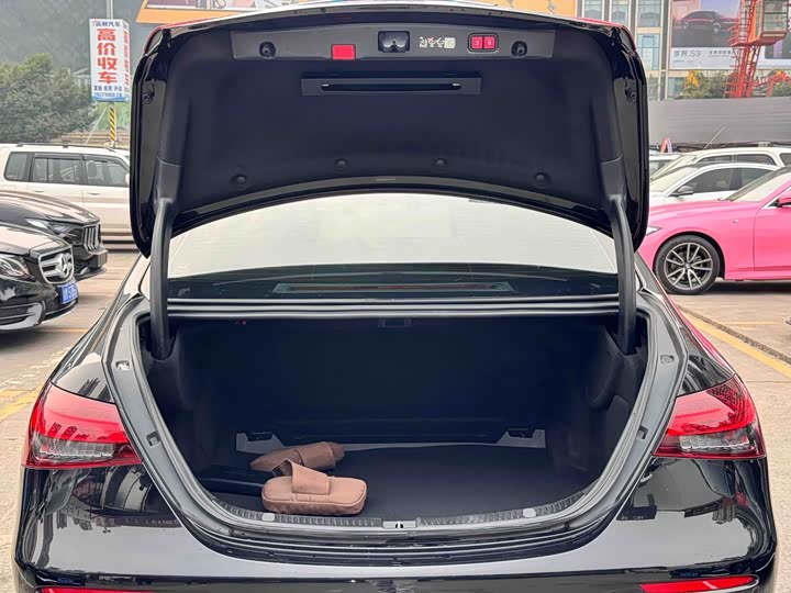 Photo 7 - Mercedes-Benz E-Class