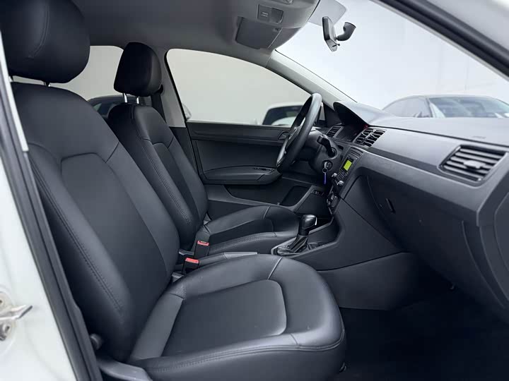 Photo 5 - Volkswagen Santana