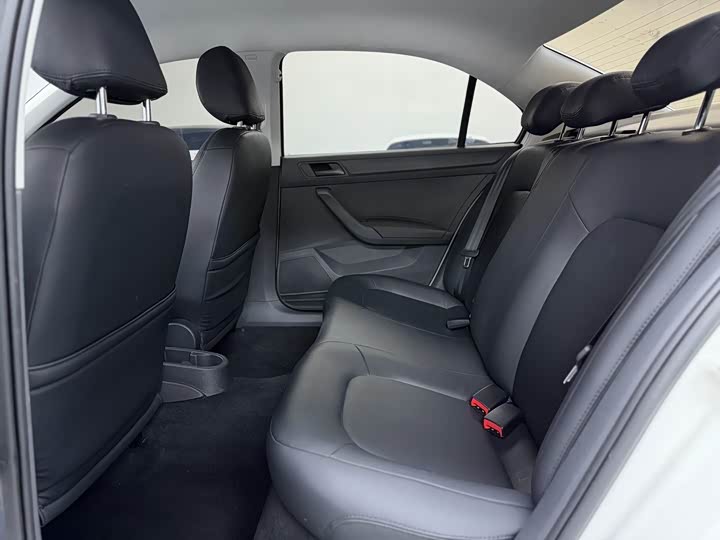 Photo 6 - Volkswagen Santana