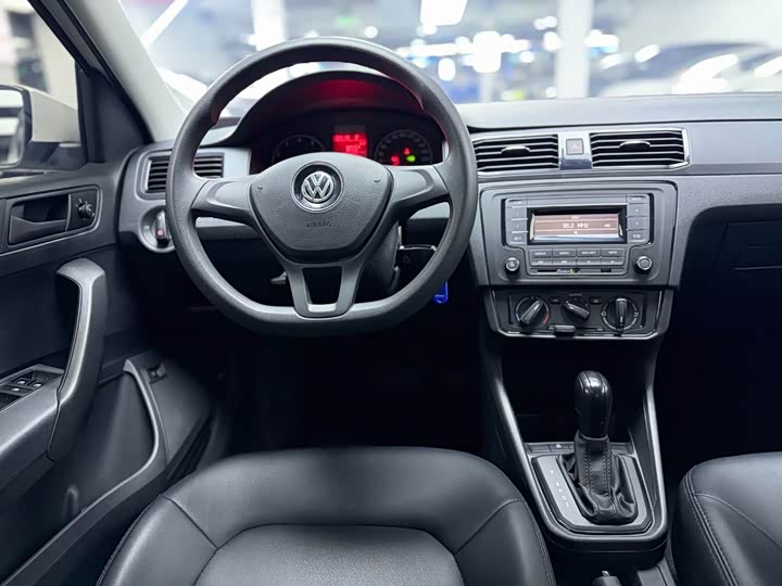 Photo 7 - Volkswagen Santana