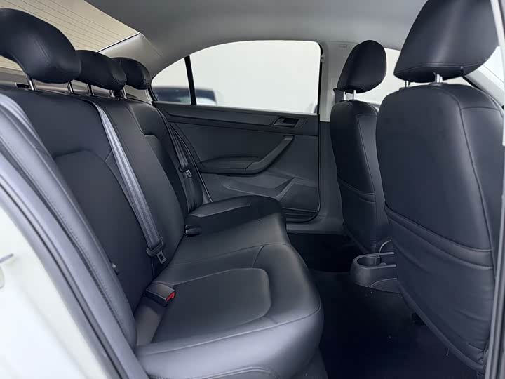 Photo 8 - Volkswagen Santana