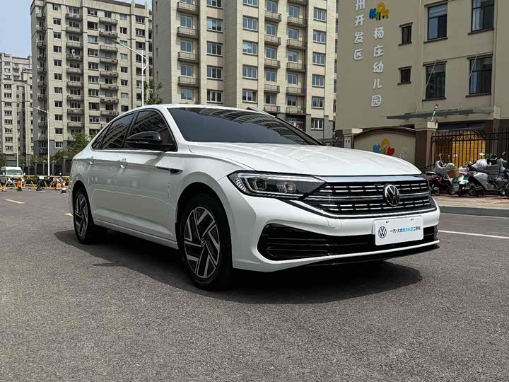 Фото 2 - Volkswagen Sagitar L