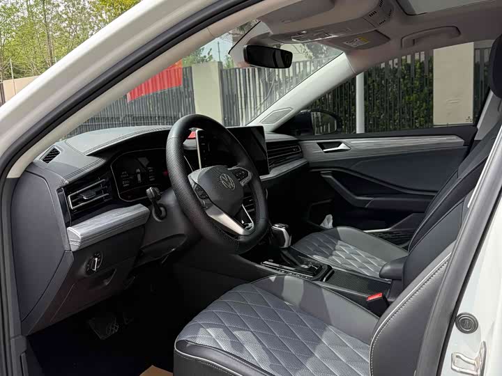 Фото 4 - Volkswagen Sagitar L