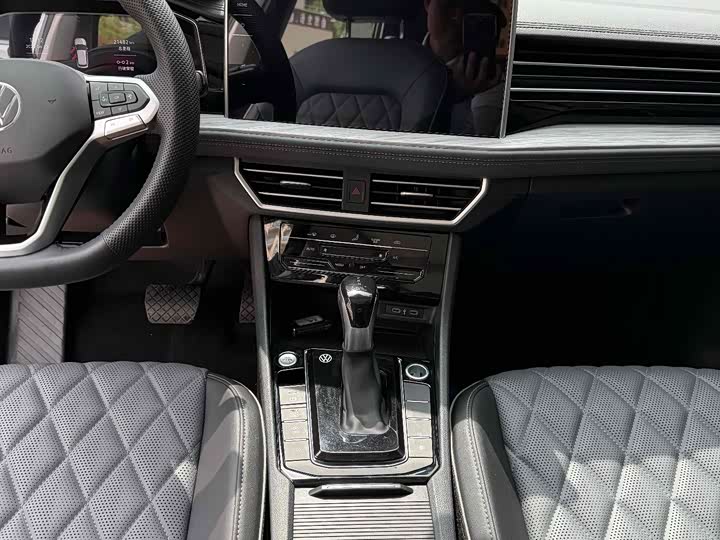 Фото 6 - Volkswagen Sagitar L