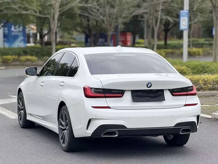 Фото 9 - BMW 3 Series