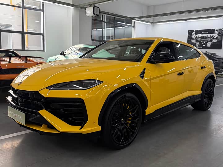 Фото 1 - Lamborghini Urus SE
