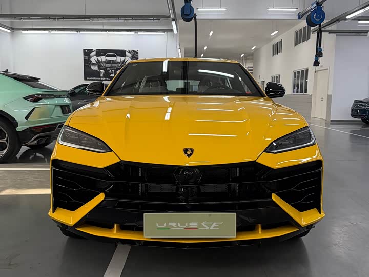 Фото 2 - Lamborghini Urus SE