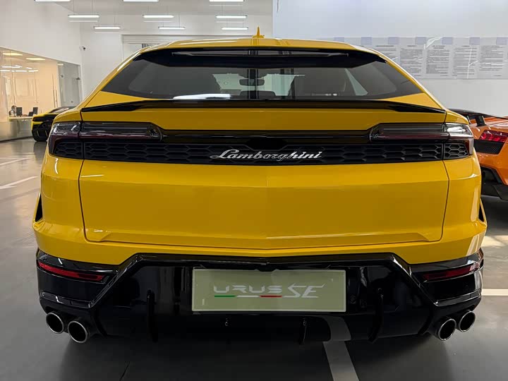 Фото 5 - Lamborghini Urus SE