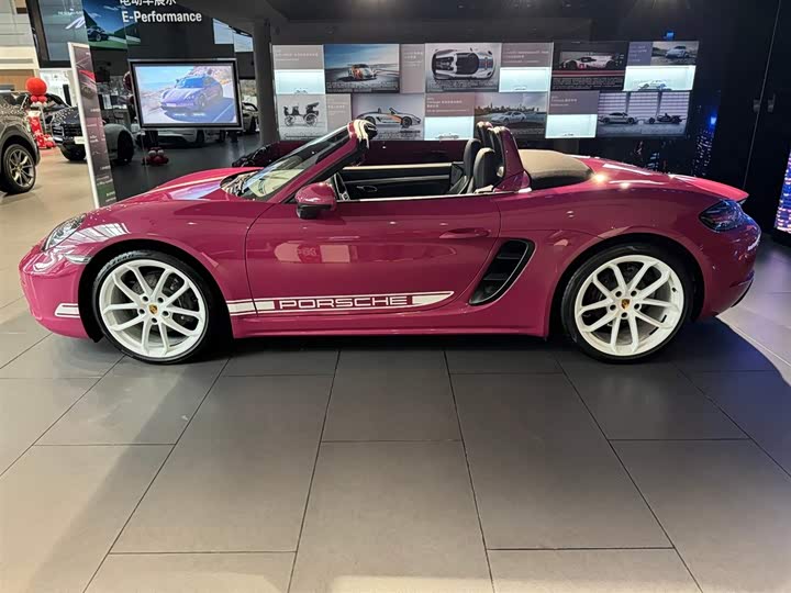 Photo 2 - Porsche 718