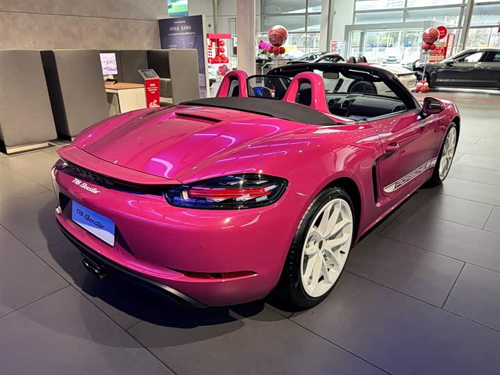 Photo 3 - Porsche 718