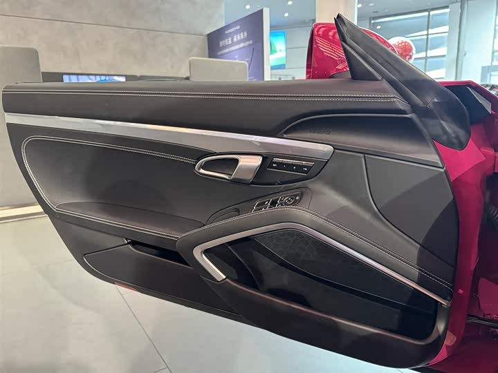 Photo 6 - Porsche 718