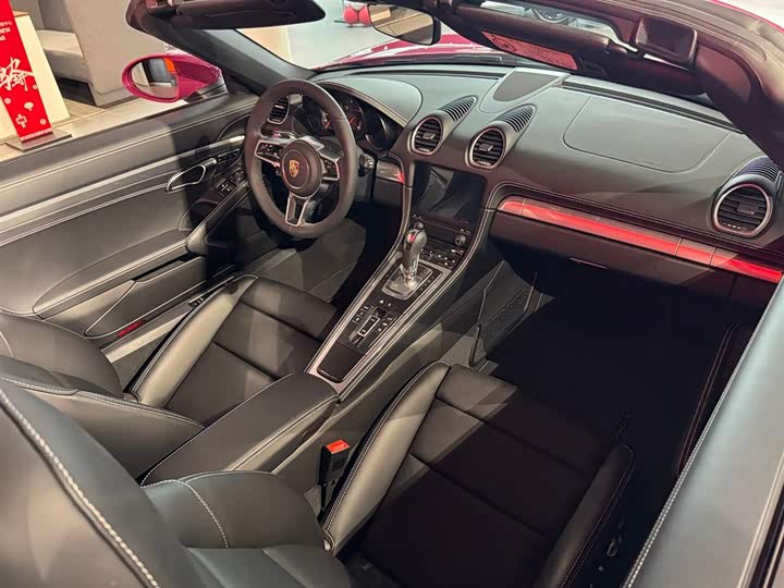 Photo 7 - Porsche 718