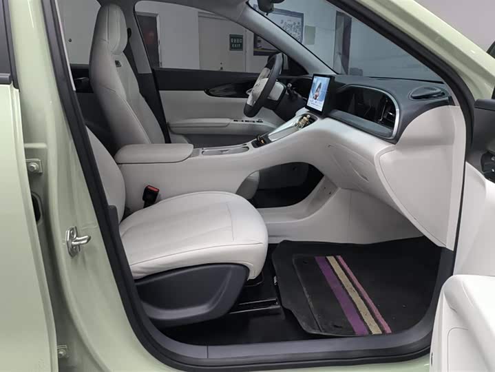 Photo 8 - Geely Galaxy Geome