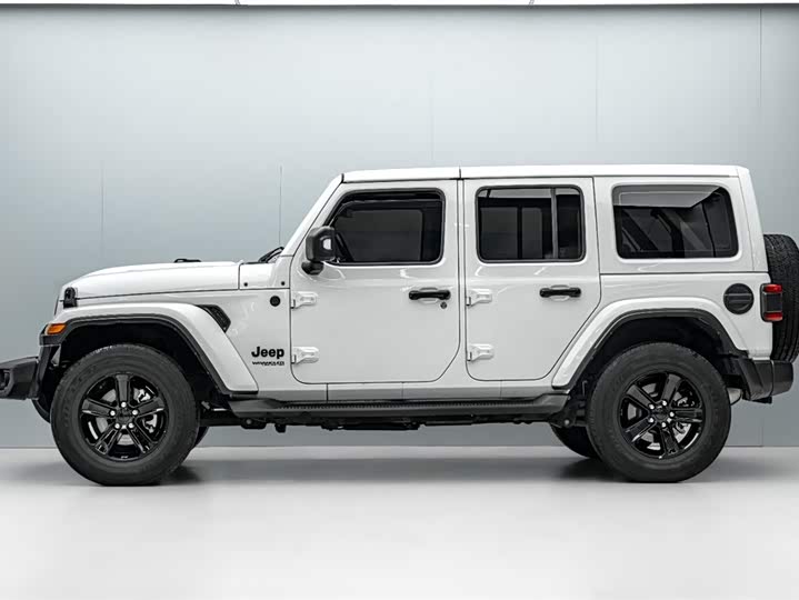 Photo 4 - Jeep Wrangler