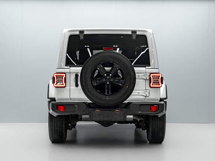 Photo 6 - Jeep Wrangler