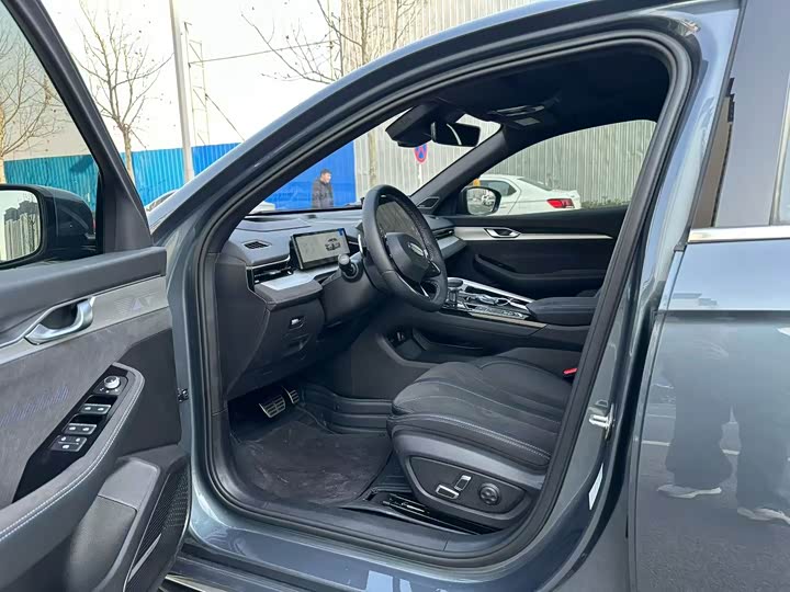 Фото 4 - Geely Preface