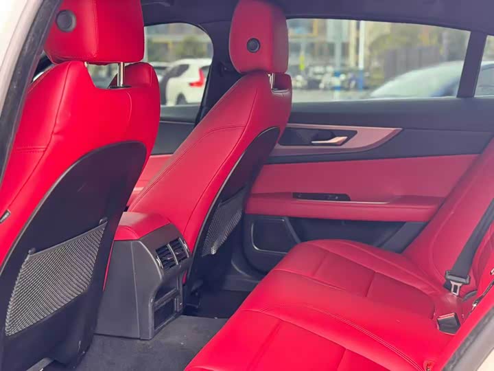 Фото 5 - Jaguar XE L