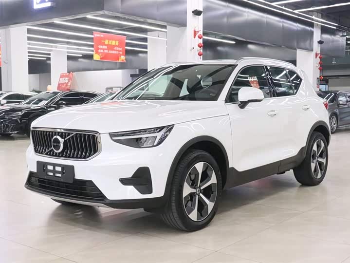 Фото 1 - Volvo XC40