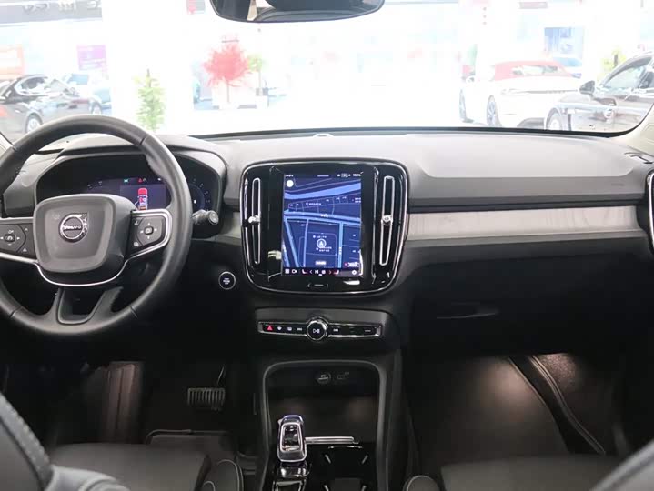 Фото 5 - Volvo XC40