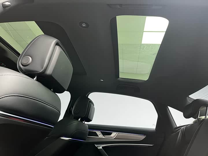 Фото 8 - Audi A6L