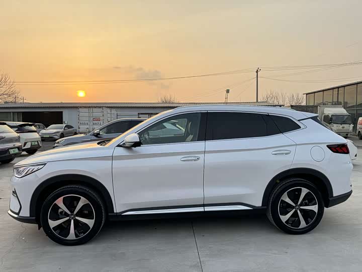 Фото 6 - BYD Song Plus Hybrid/EV