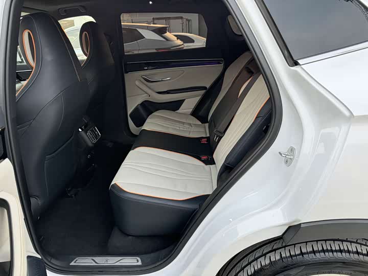 Фото 8 - BYD Song Plus Hybrid/EV