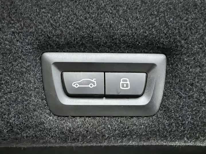 Фото 8 - BMW 7 Series